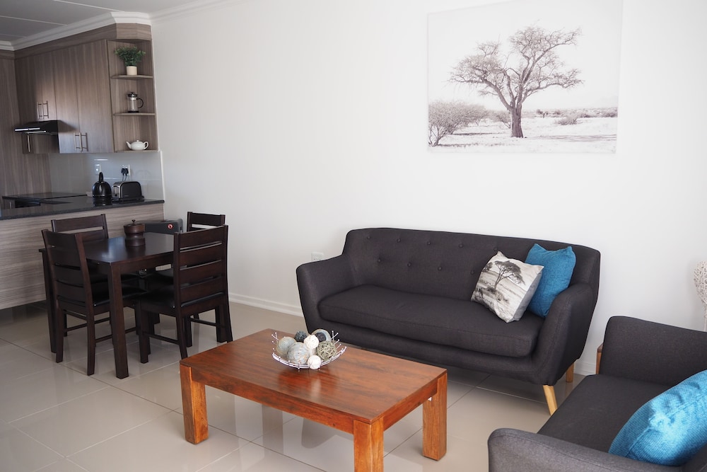 African Eagle Apartments 24/50