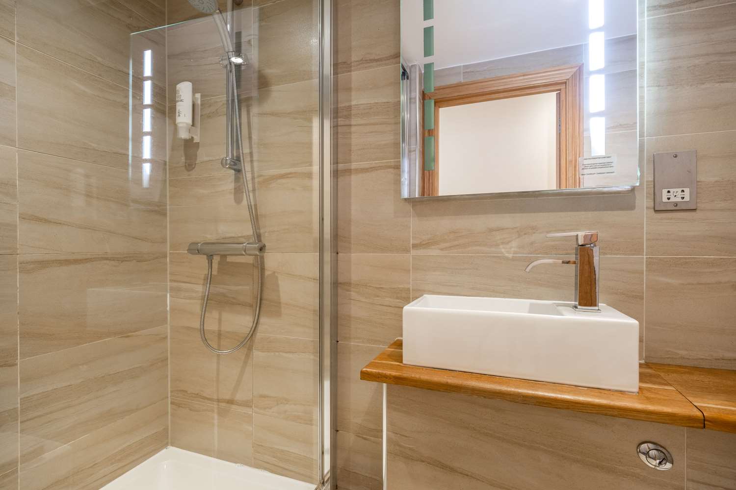 غرفة بسرير مزدوج لغير المدخنين، Comfort Inn Hyde Park 3/4