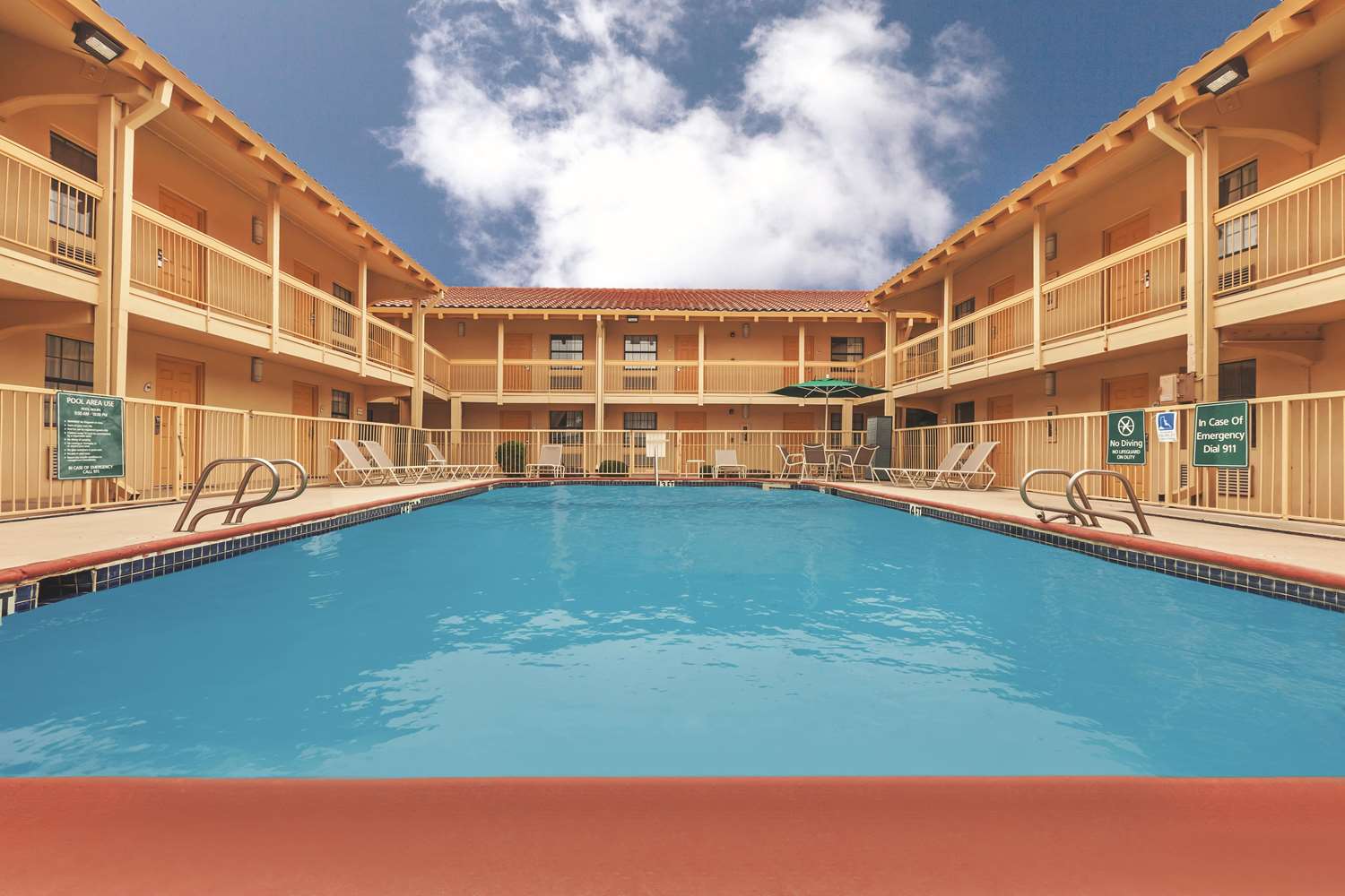 La Quinta Inn by Wyndham Midland 33/35