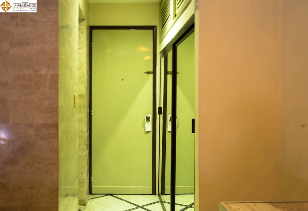 Hotel Ambassador Merida 72/72