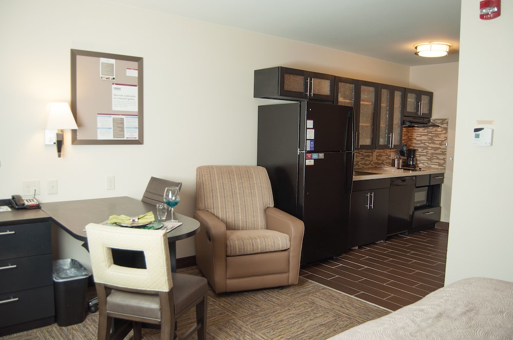 Candlewood Suites Fort Collins 22/39