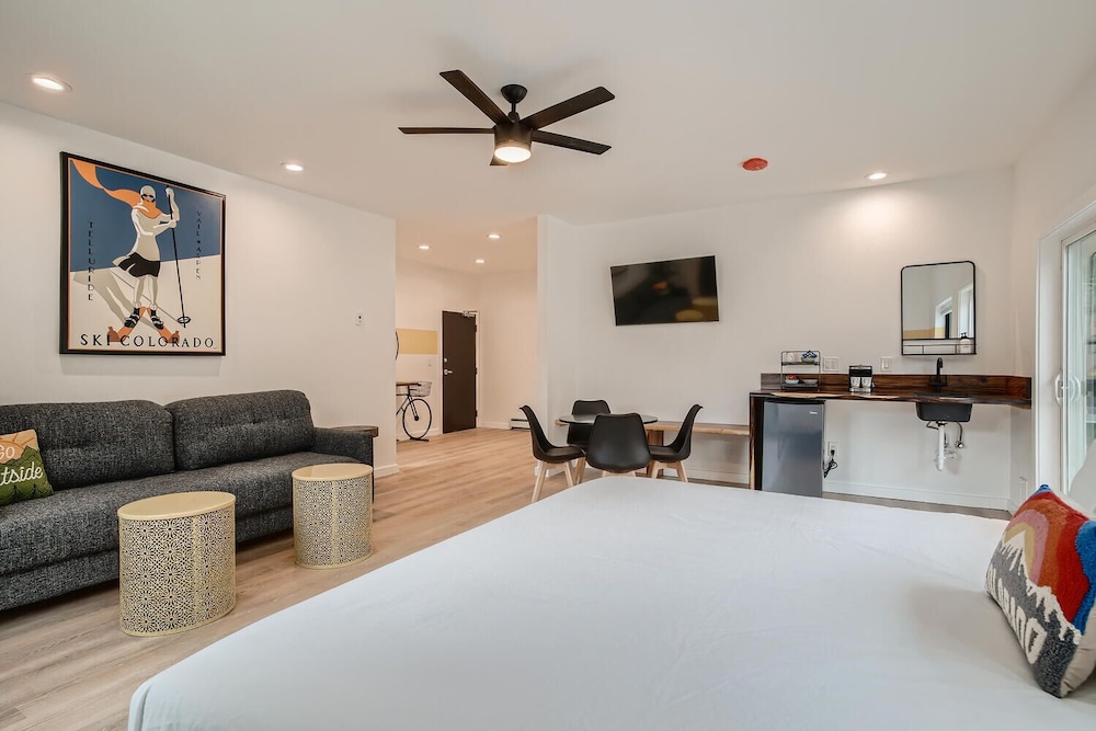 JC Suites 16/43