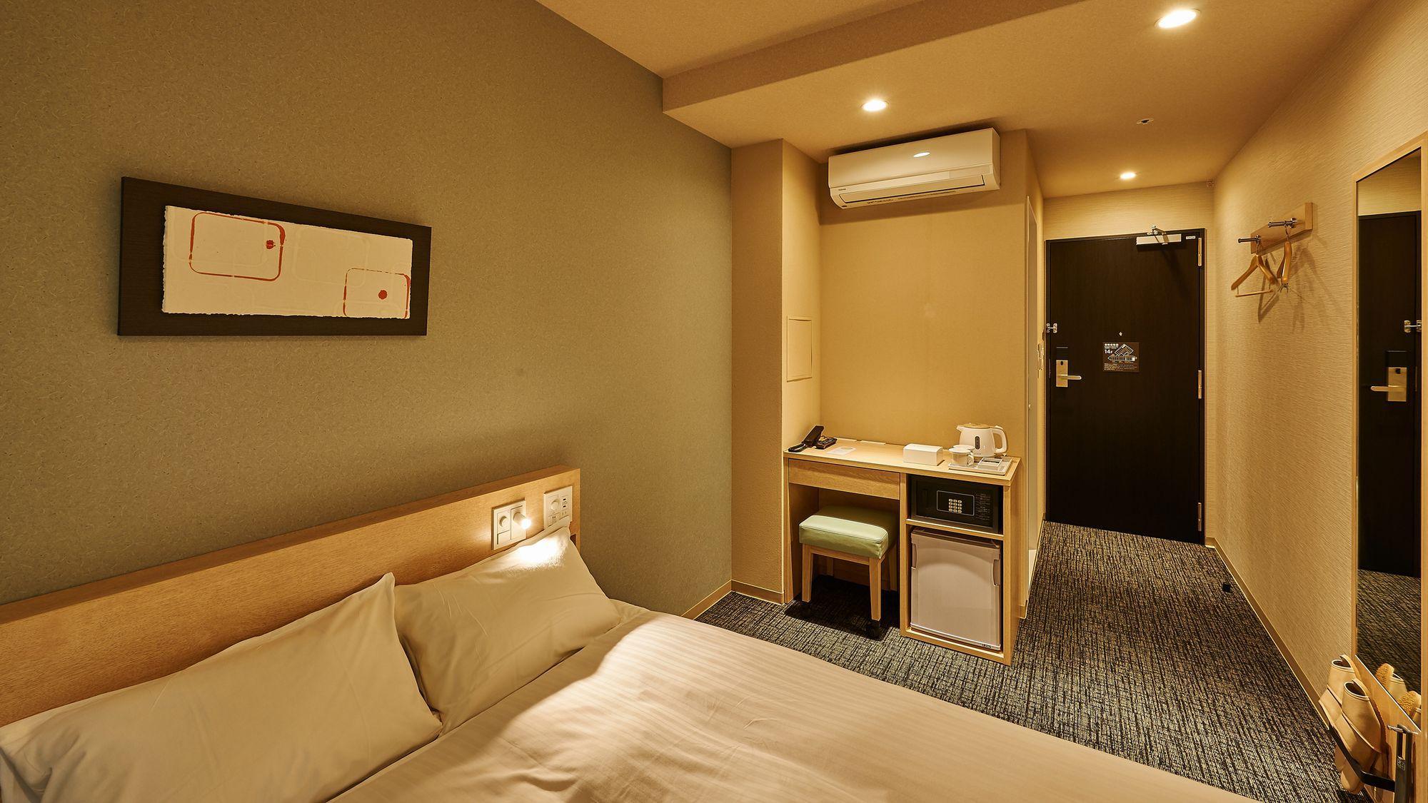 Semi Room, Semi Double Bed