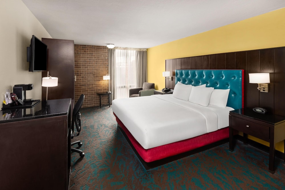 Heritage Inn Suites San Antonio Airpt, Trademark by Wyndham 23/60