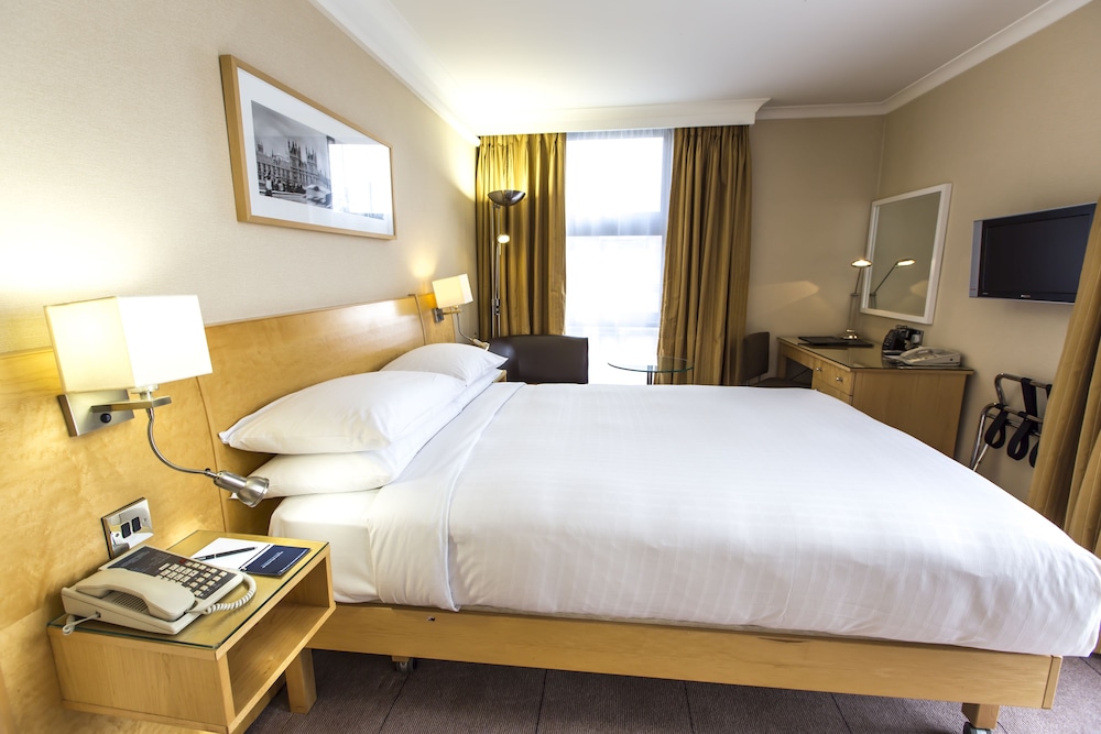 Hilton London Kensington 17/80