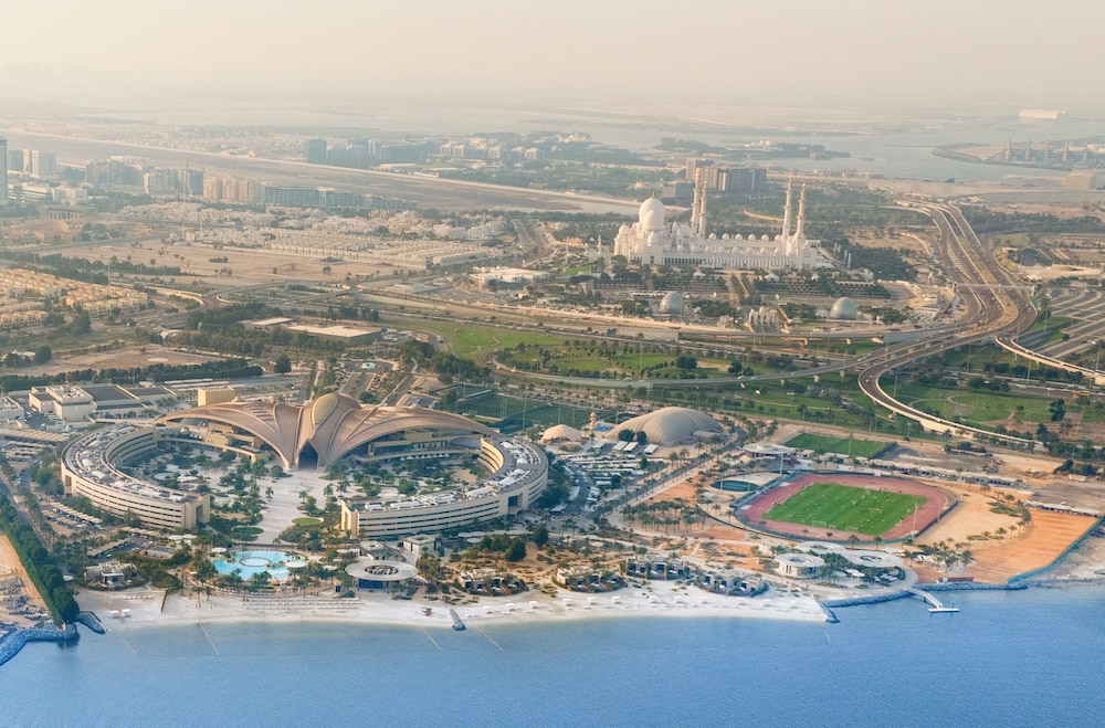 Erth Abu Dhabi 64/69