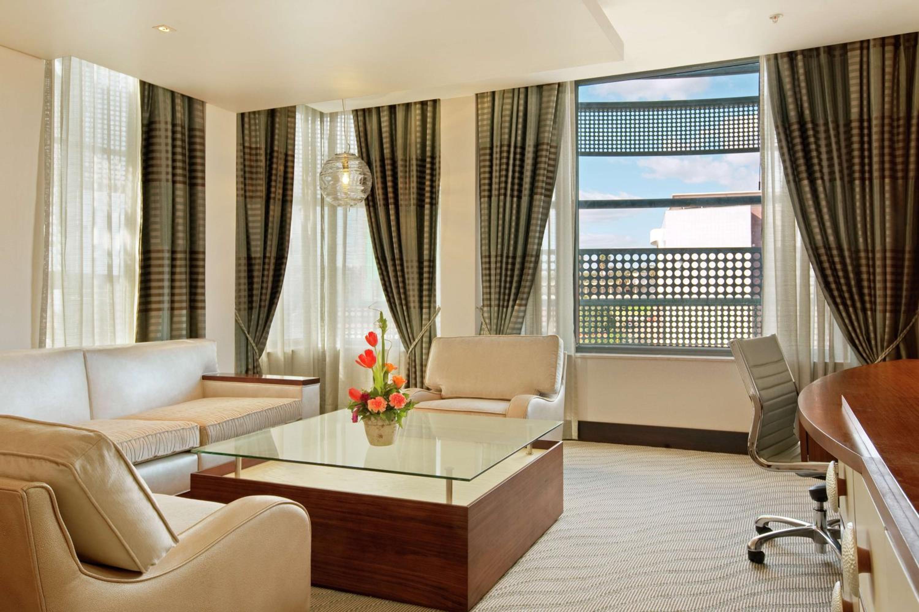 Diplomat, Suite, King Bed