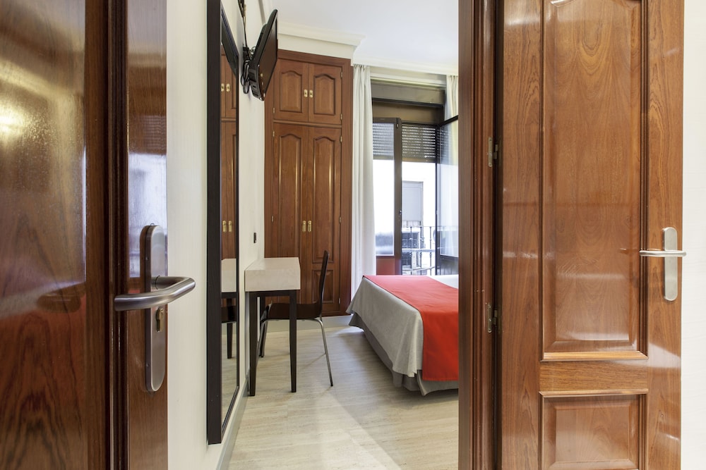 Hostal Castilla I. 35/43