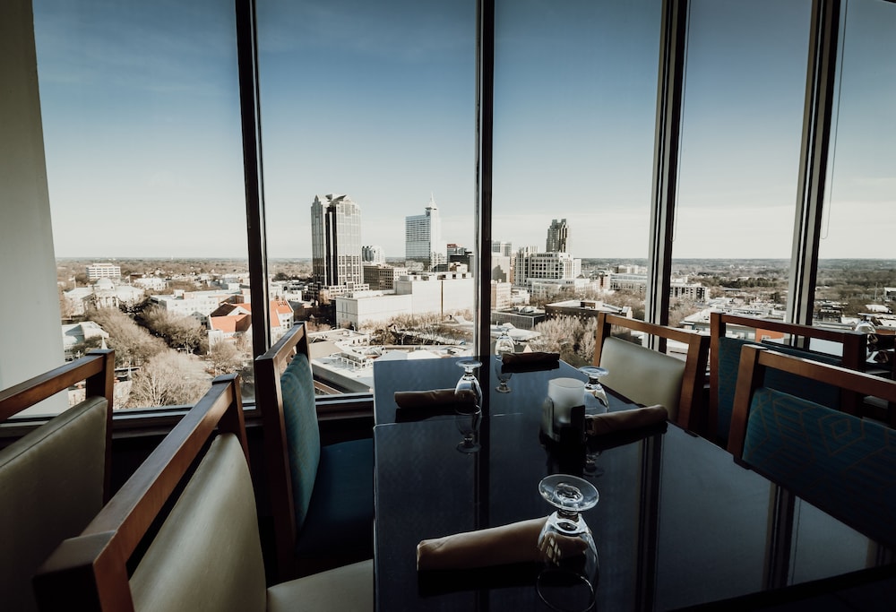Holiday Inn Raleigh Downtown 25/34