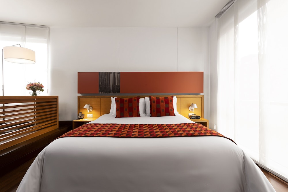 SUPERIOR, QUEEN BED