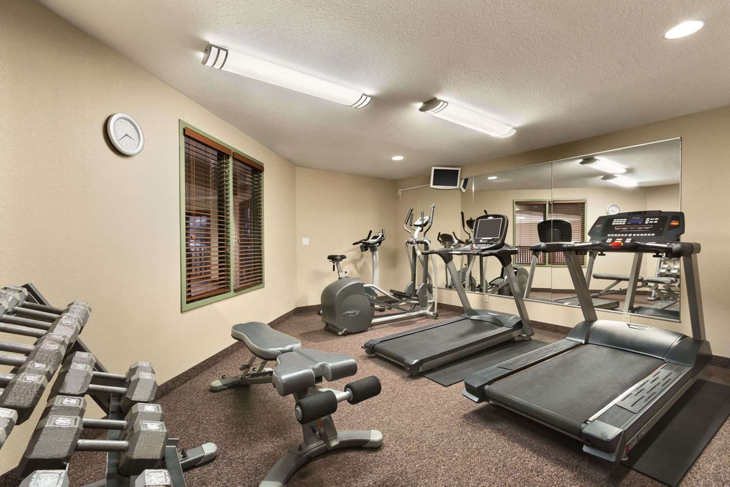 Days Inn By Wyndham Thunder Bay North 14/21