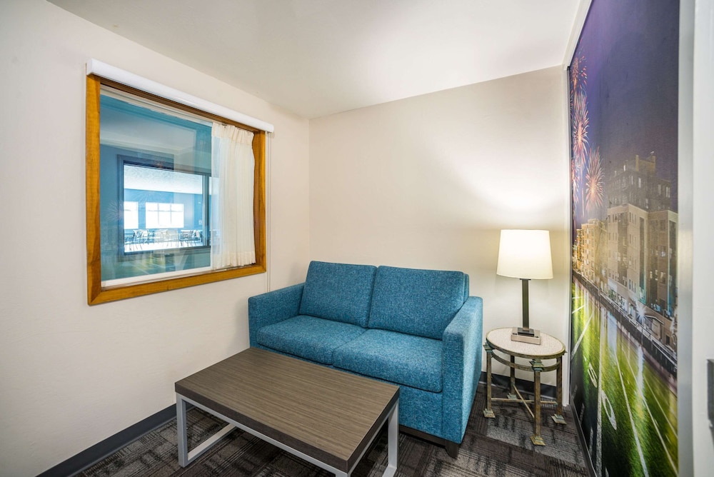 AmericInn by Wyndham Green Bay Near Stadium 34/38