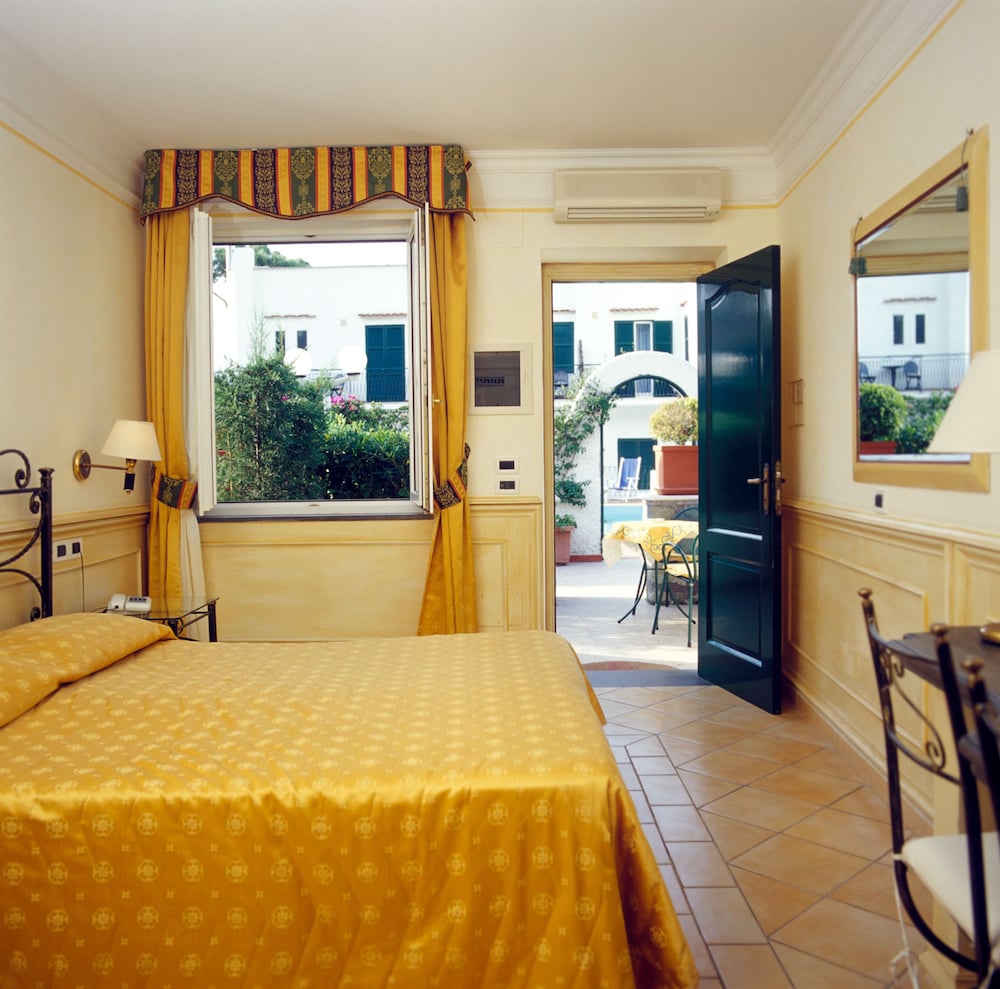 Hotel Lord Byron 56/72