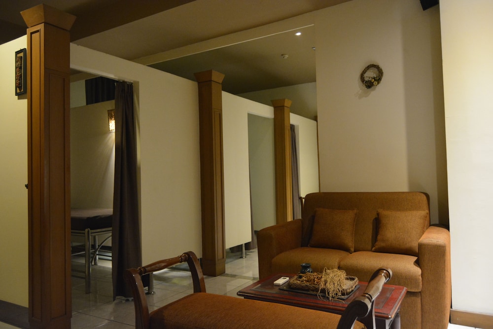 Kedaton Hotel 45/66