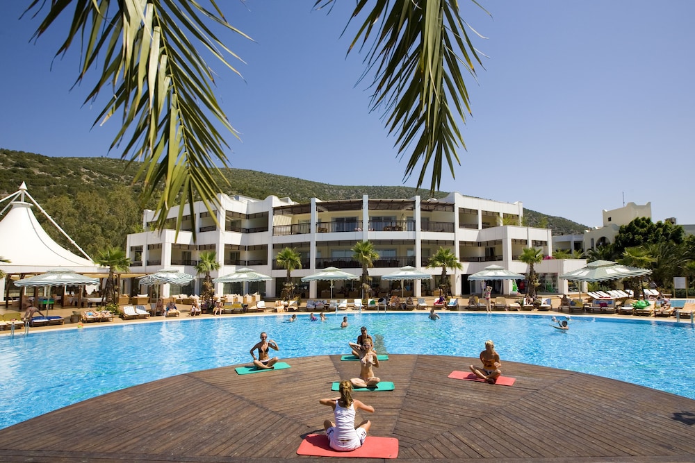 Latanya Park Resort 39/41