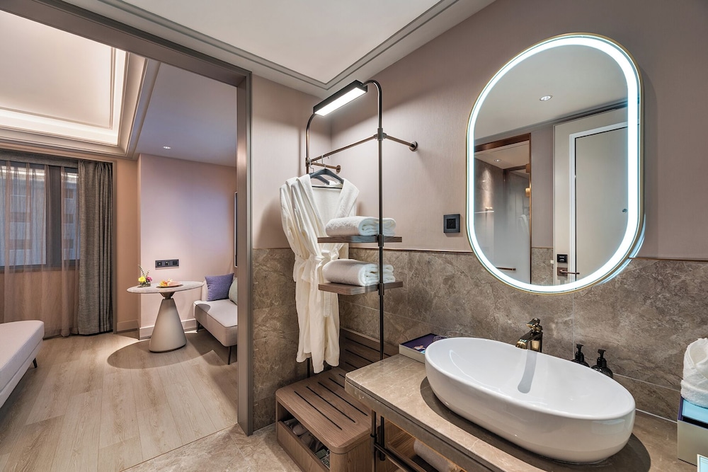 Mercure Ningbo Yinzhou 40/45