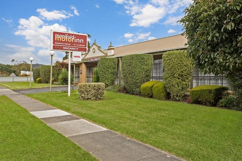 Manifold Motor Inn 24/26