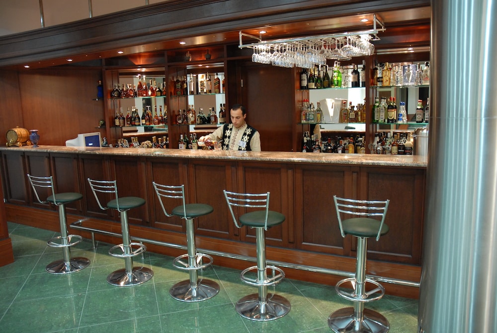 Latar Hotel Complex 54/67