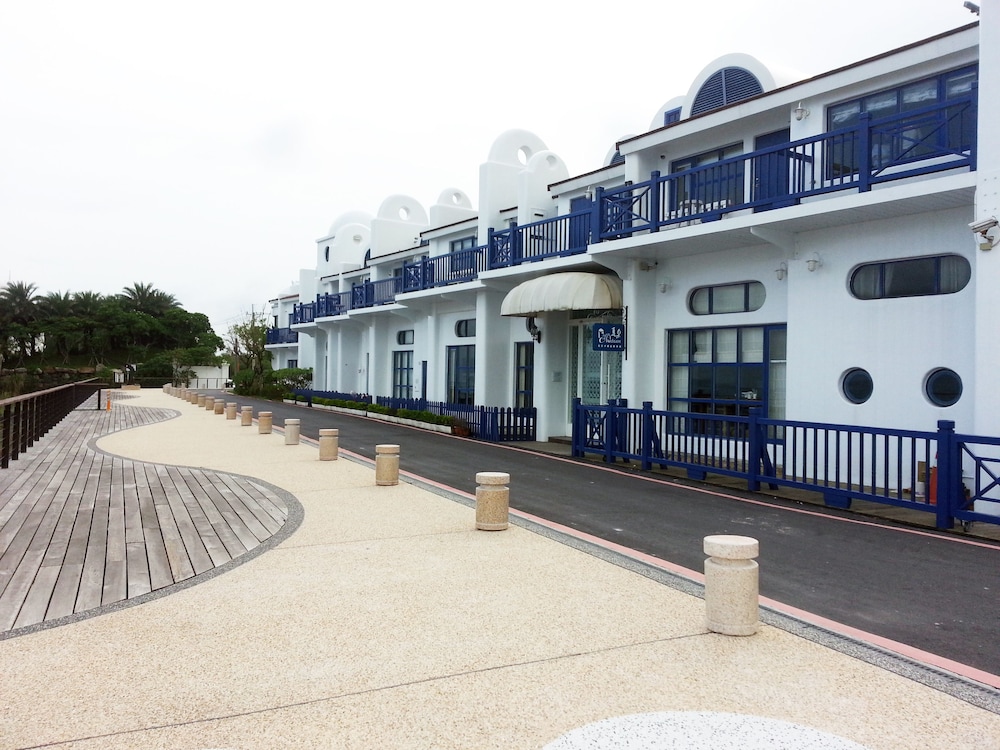Chateau Villa 25/33