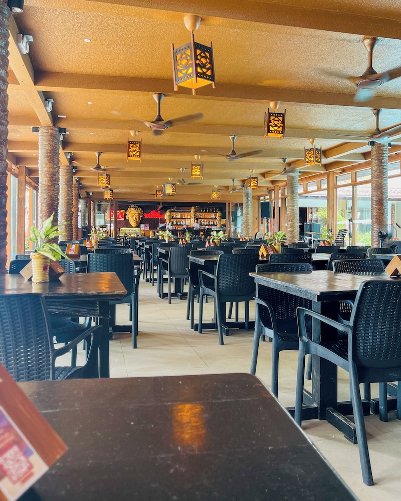 Red Coconut Beach Hotel 35/49
