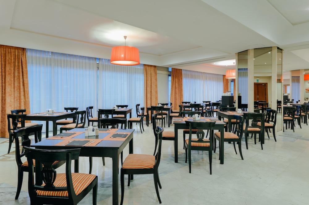Hesperia Sevilla Hotel 62/72
