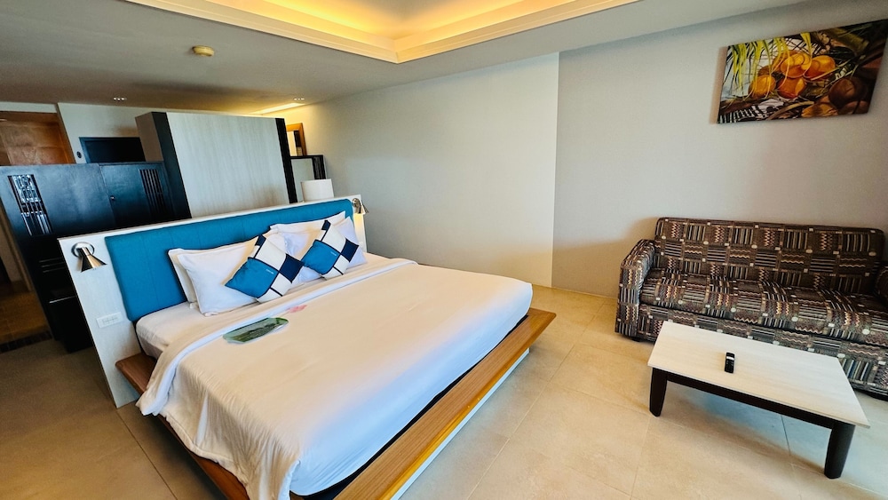 DELUXE SEA VIEW ROOM