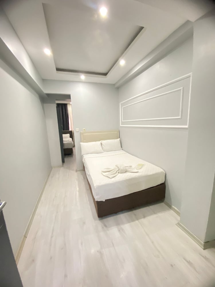 Abam Hotel 20/39