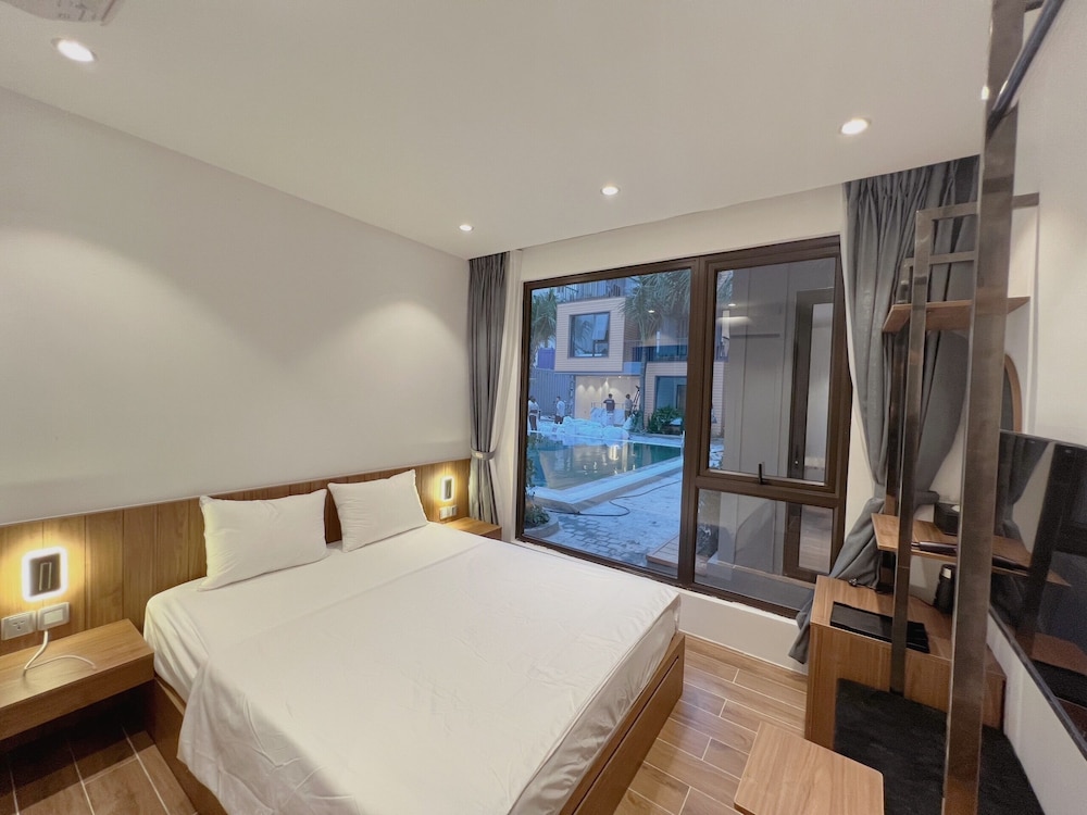 The Marron Hotel 18/50