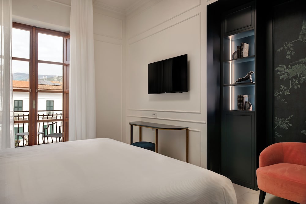 COMFORT, KING BED