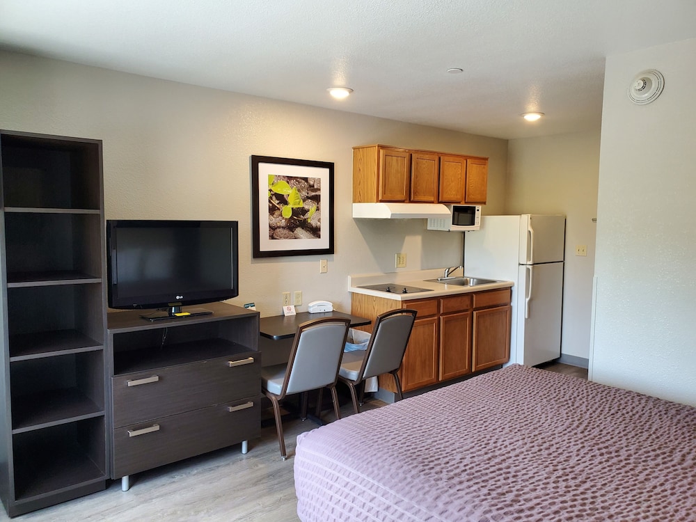 WoodSpring Suites Charlotte Gastonia 32/39