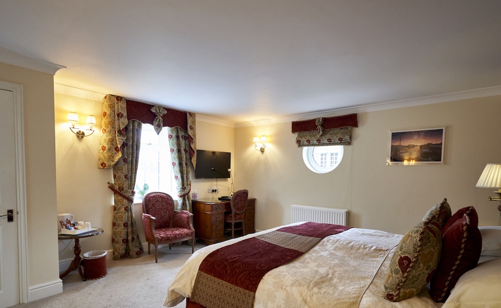 Hempstead House Hotel 24/74