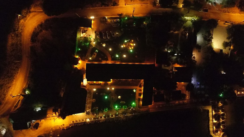 Assos Zeytinhan Hotel Adults Only 5/50