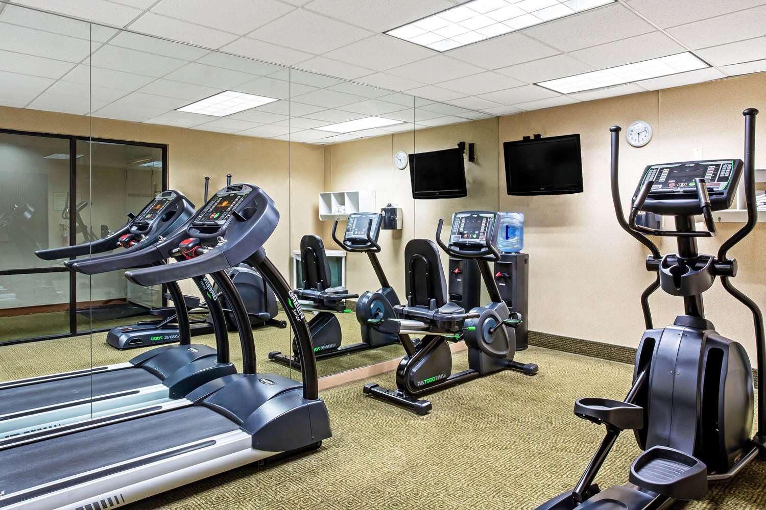 La Quinta Inn & Suites by Wyndham Stamford / New York City 40/59
