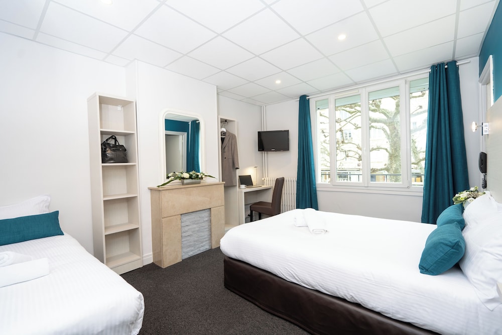 Room, Twin Beds