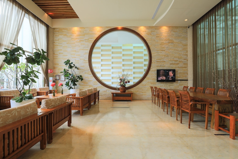 Yentai Hotel 36/41