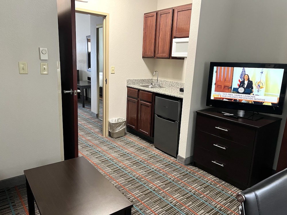 Quality Inn and Suites Near University 30/39