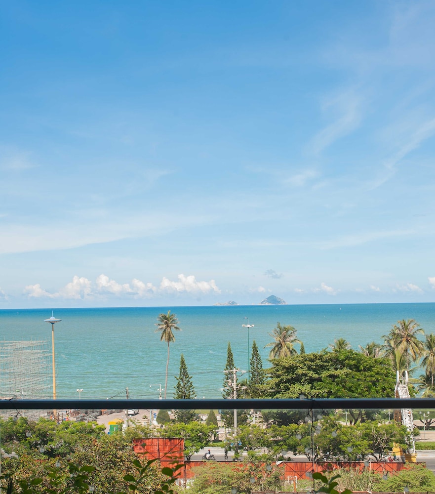 Pavillon Garden Hotel & Spa 63/71