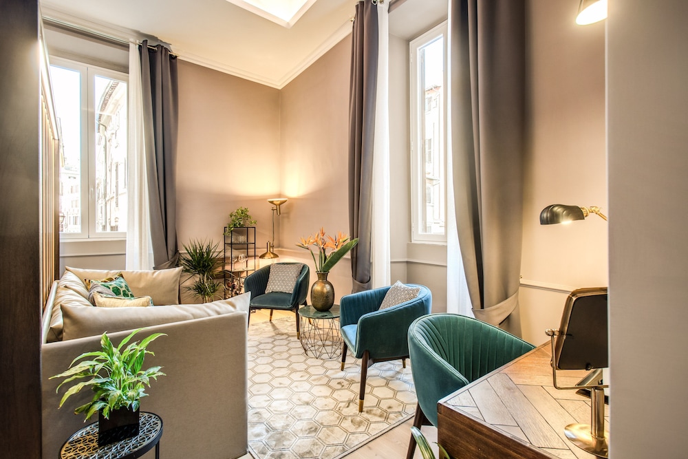 Tree Charme Parliament Boutique Hotel 60/73