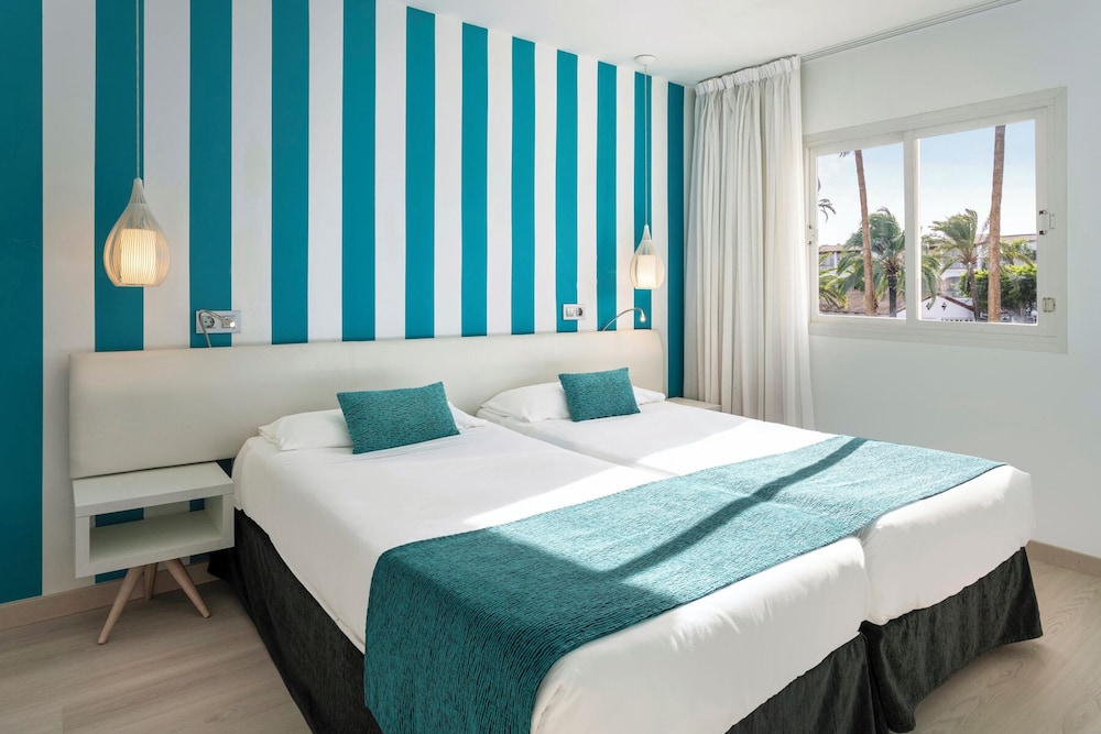 1 BEDROOM, APARTMENT, POOL VIEW