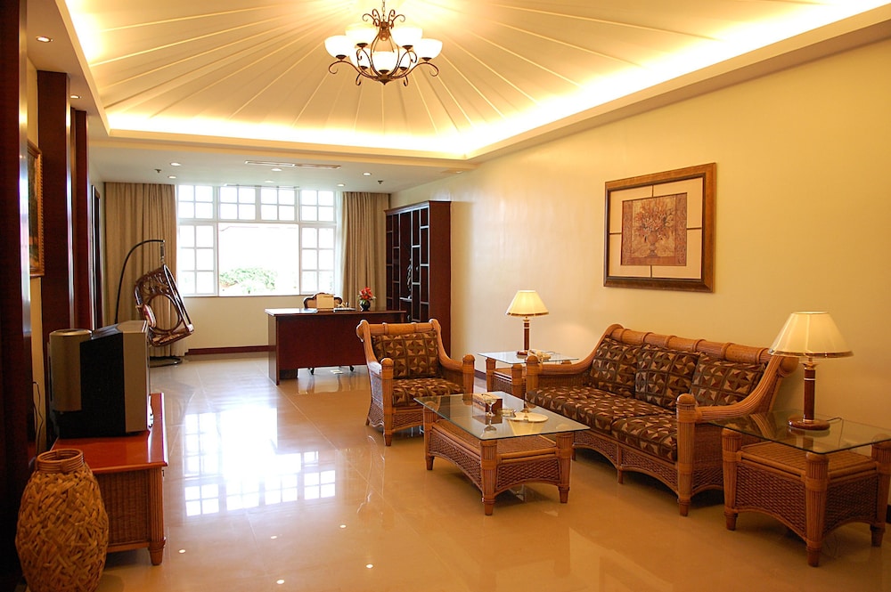 Fort Ilocandia Resort Hotel 32/50