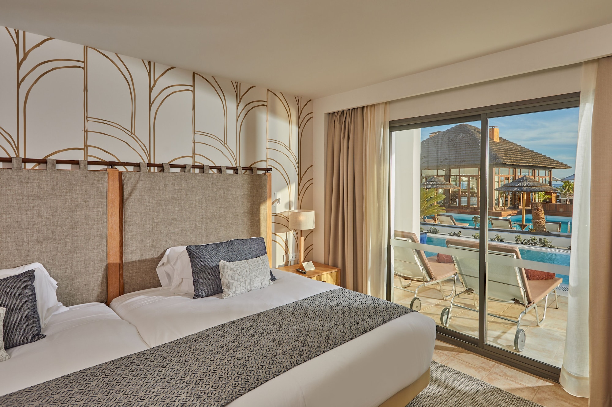 Preferred Club, Suite, King Bed, Terrace, Pool Access
