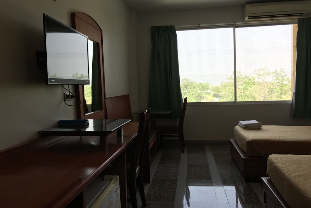 Lopburi Residence 2 Hotel And Resort 12/22