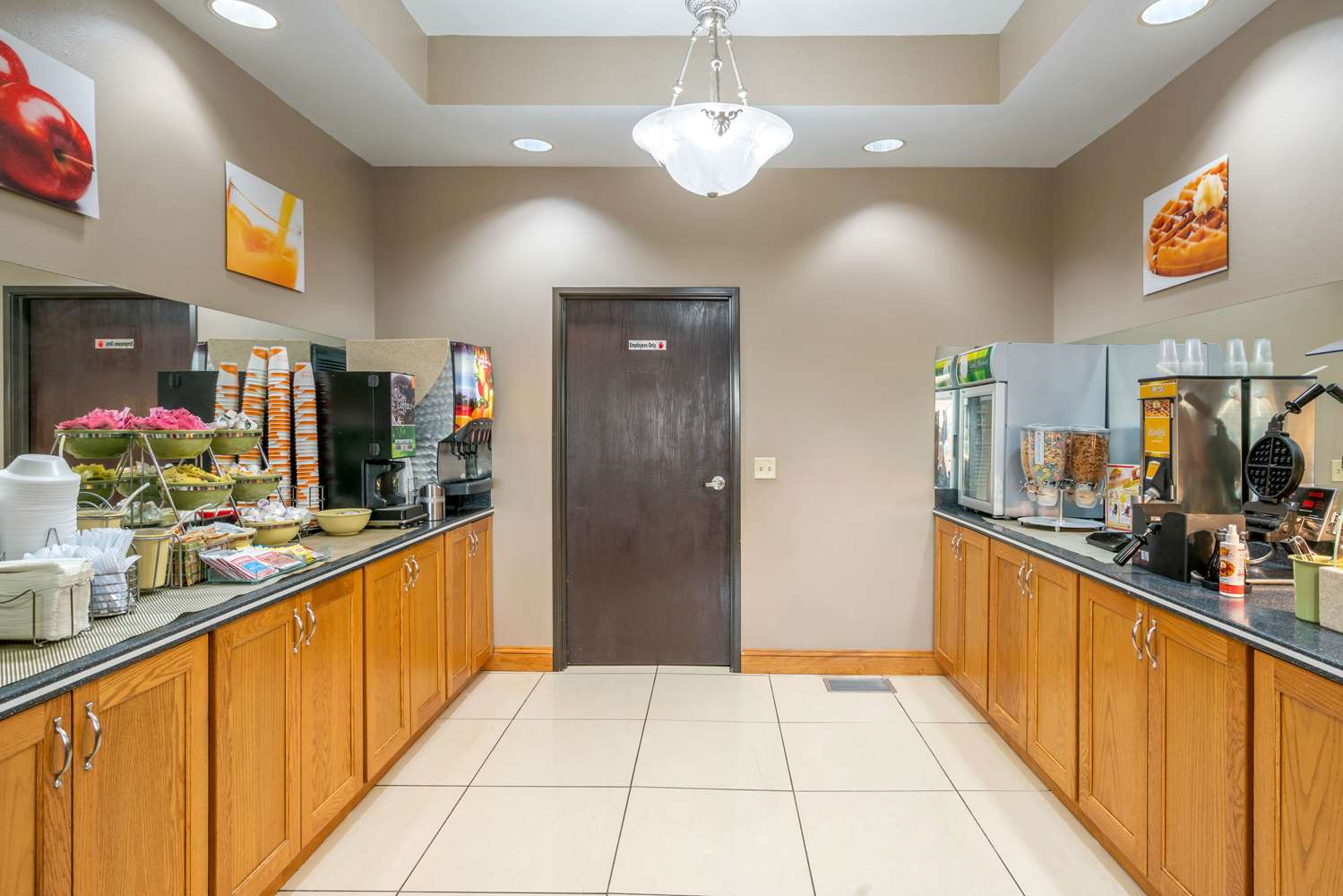 Quality Inn Suites Jefferson City 5/22