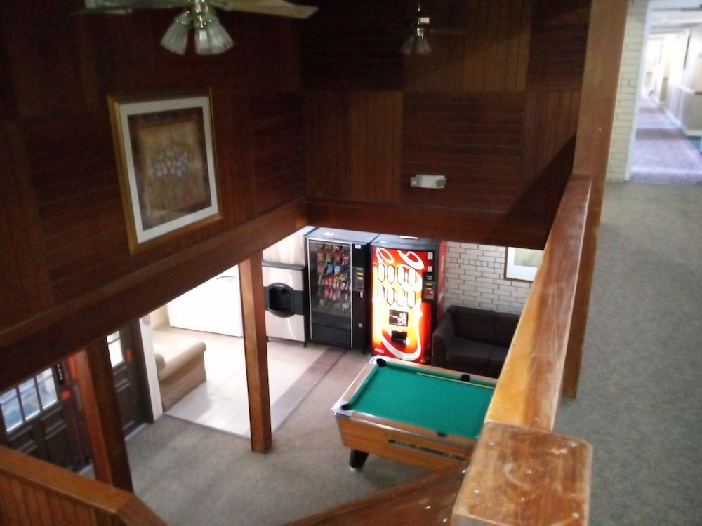 Americas Best Value Inn Webster City 10/53