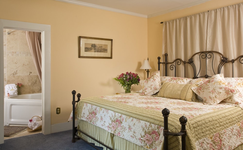 Wilson, Suite, King Bed