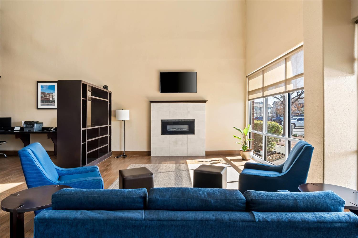Comfort Suites Waxahachie - Dallas 13/18