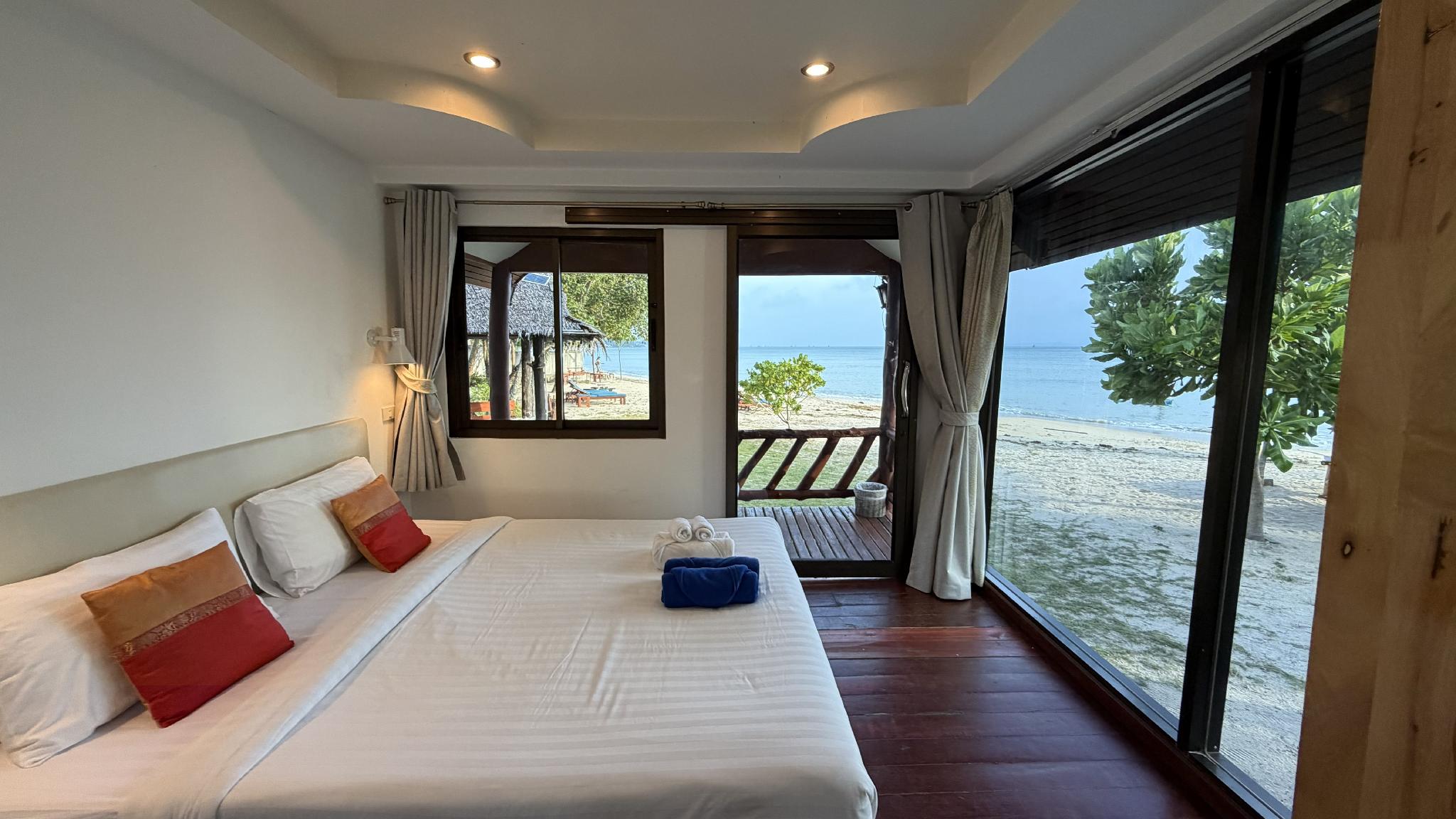 Bungalow, Double Bed, Sea Front