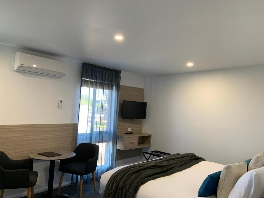 JERVIS BAY MOTEL 36/71