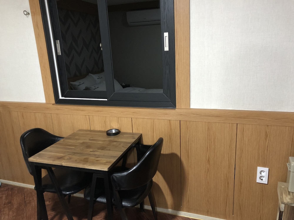 Prince Hotel 16/19