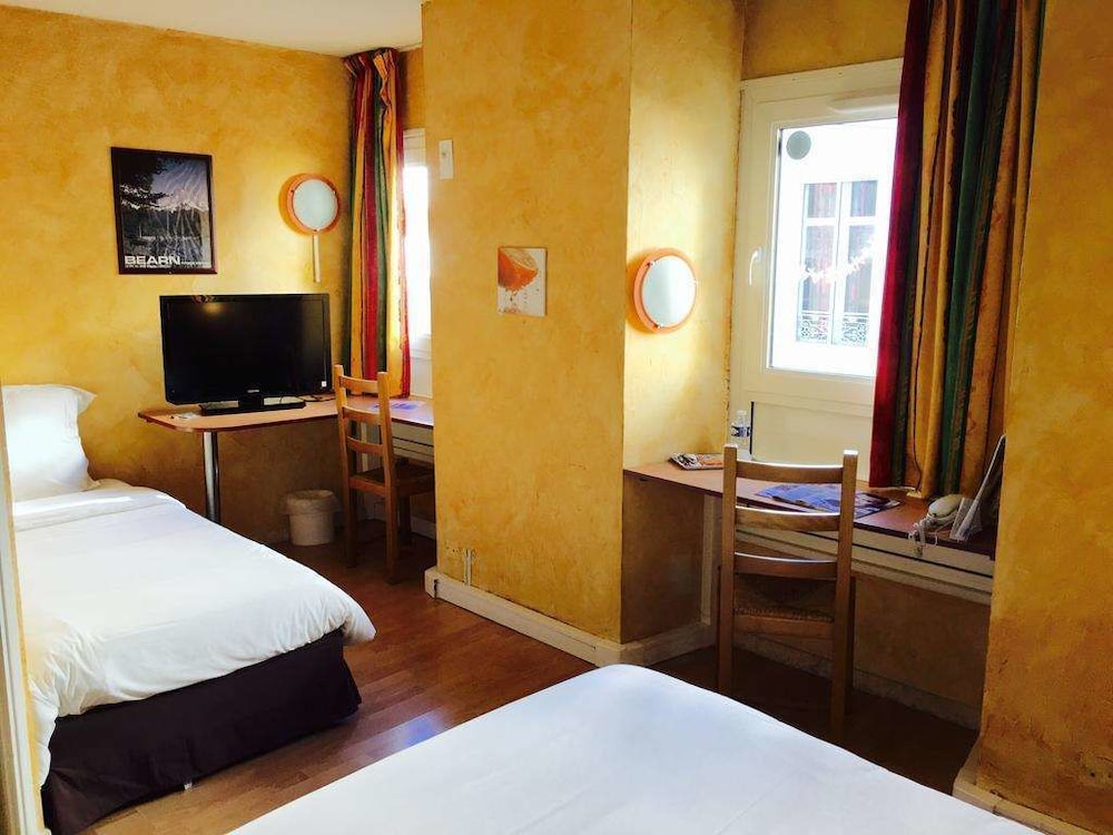 Brit Hotel Bosquet 8/27